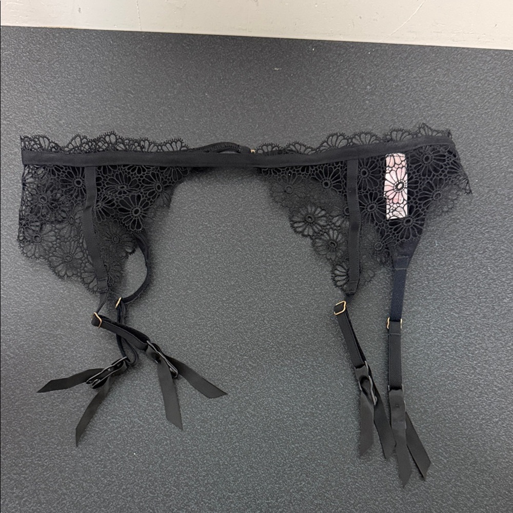 Victoria's Secret Black Lace Garter Belt 2005